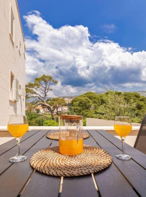 Stylish Two Bedroom Apartment&garage Parking Place Dubrovnik