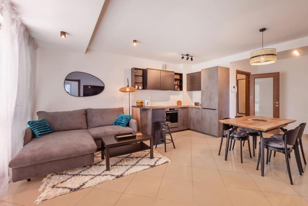Stylish Two Bedroom Apartment&garage Parking Place Apartment Dubrovnik